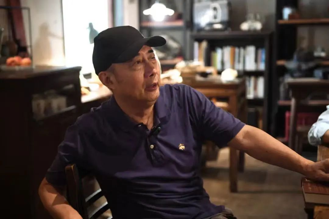 葉兆言：寫(xiě)作要拎著兩把板斧上陣